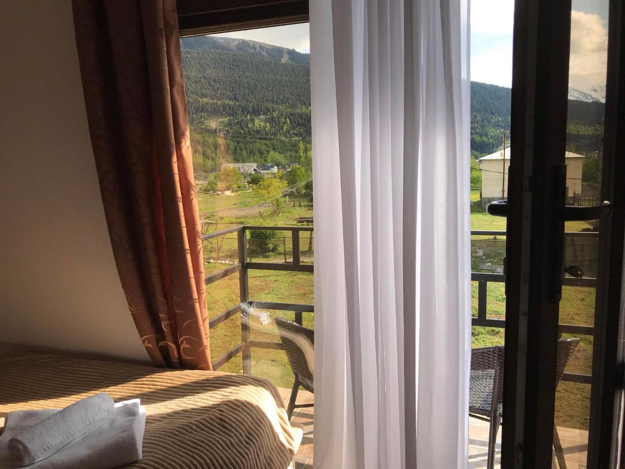 Hotel Ninama à Mestia Chambre photo