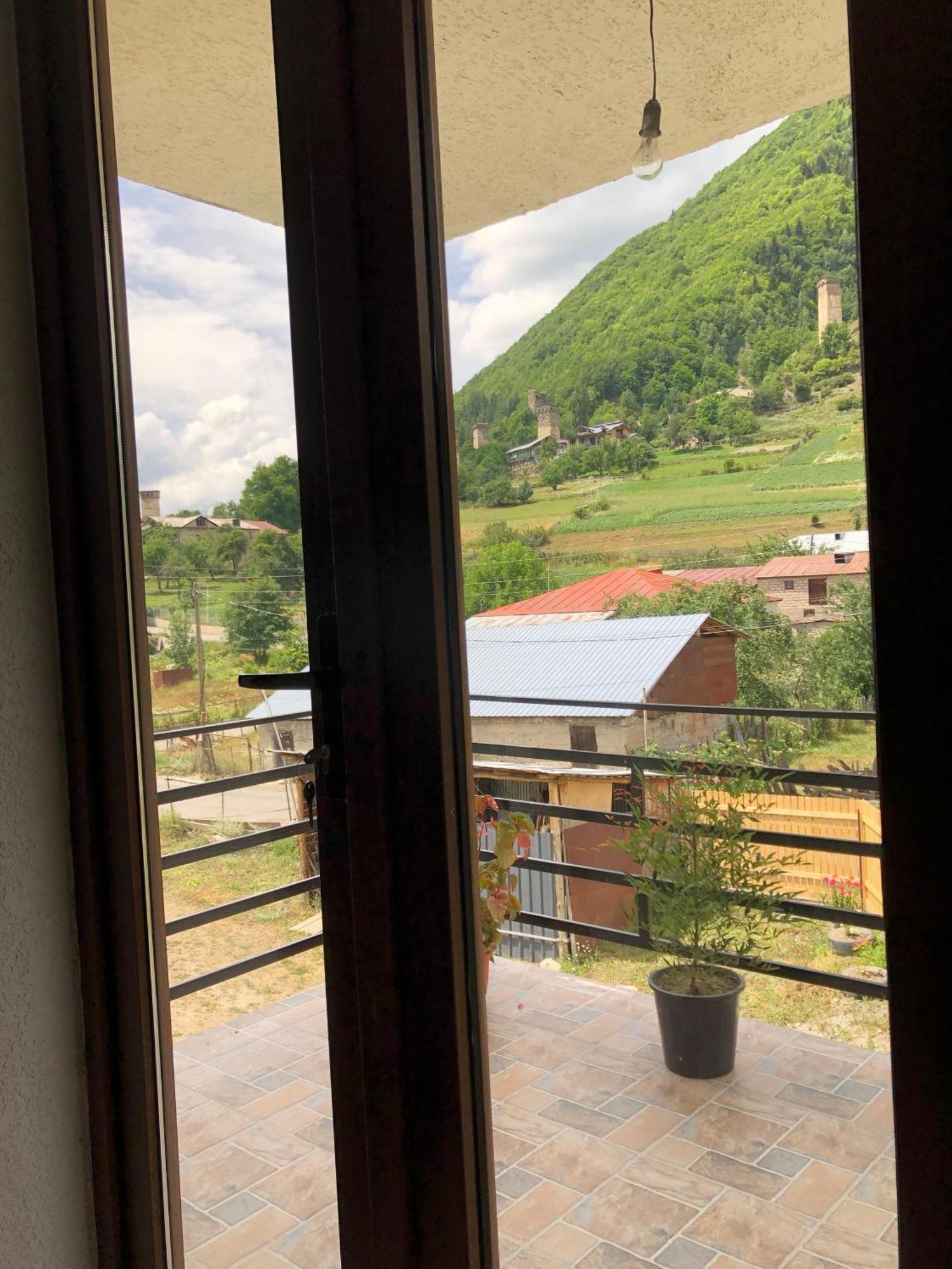 Hotel Ninama à Mestia Extérieur photo