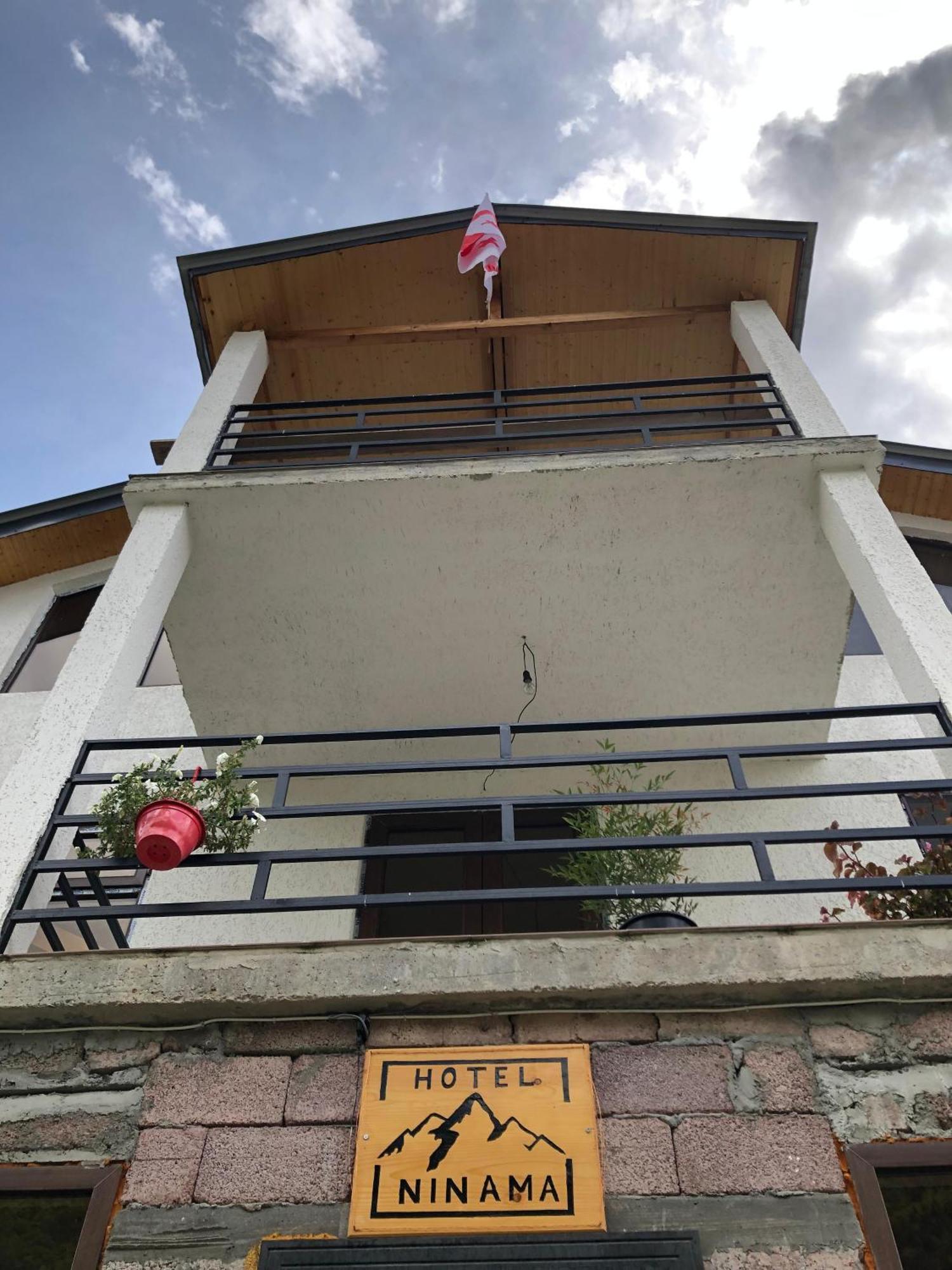 Hotel Ninama à Mestia Extérieur photo